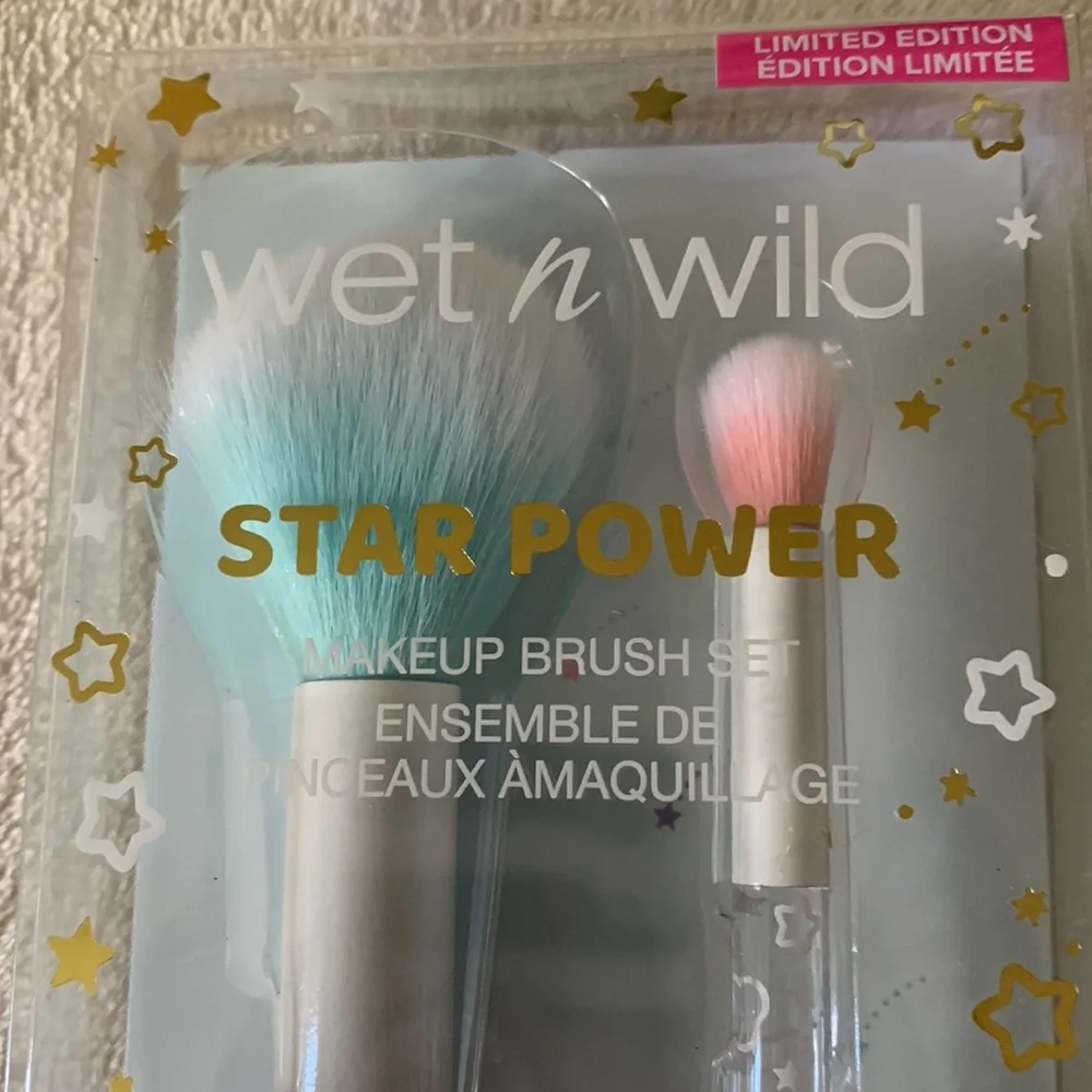 Wet n Wild x Little Twin Stars βοΈ ππ Limited Edition Brush Set - Picture 4 of 7